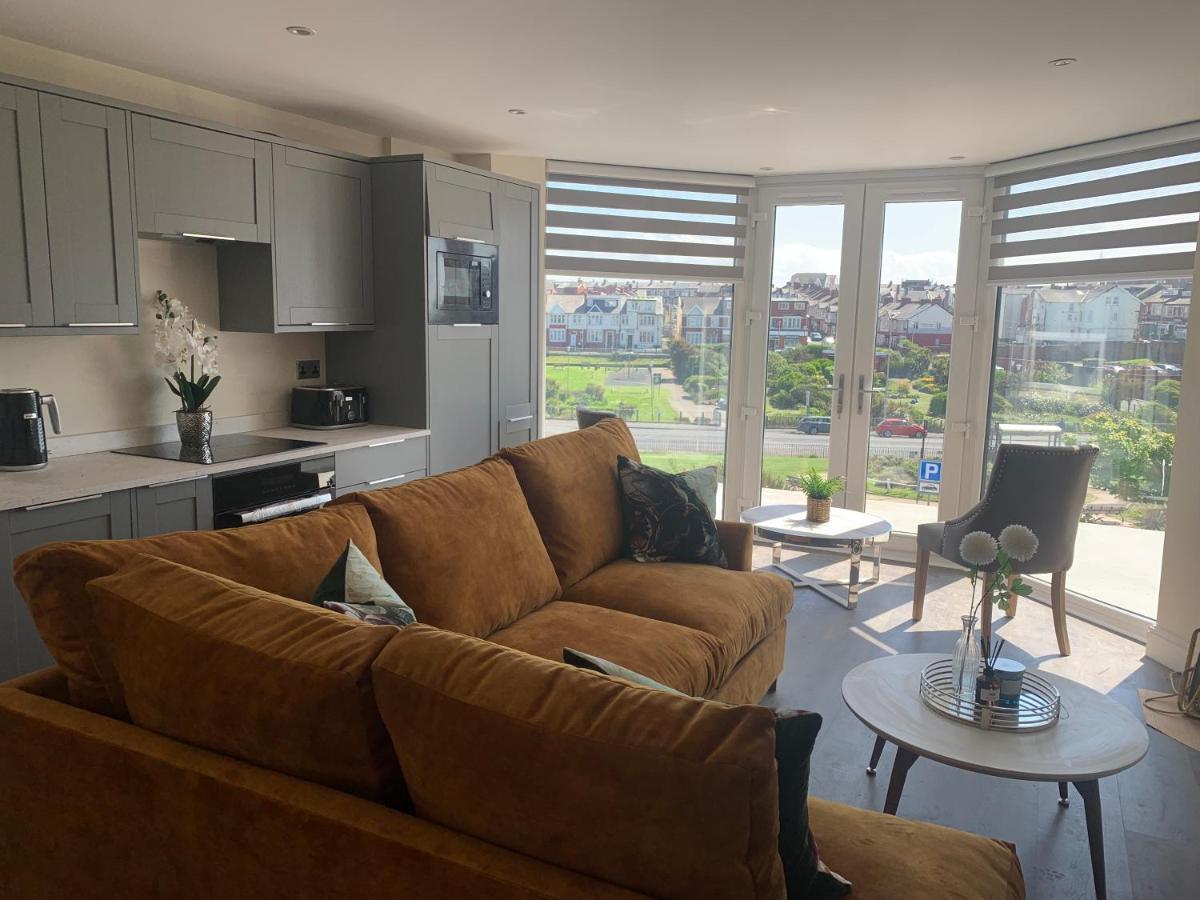 Willshaw Suites For Families Over 25 Only Blackpool Exterior photo