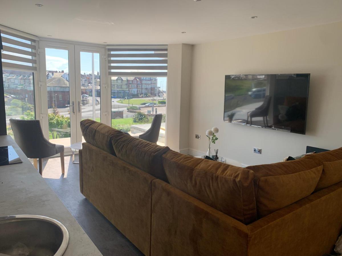 Willshaw Suites For Families Over 25 Only Blackpool Exterior photo