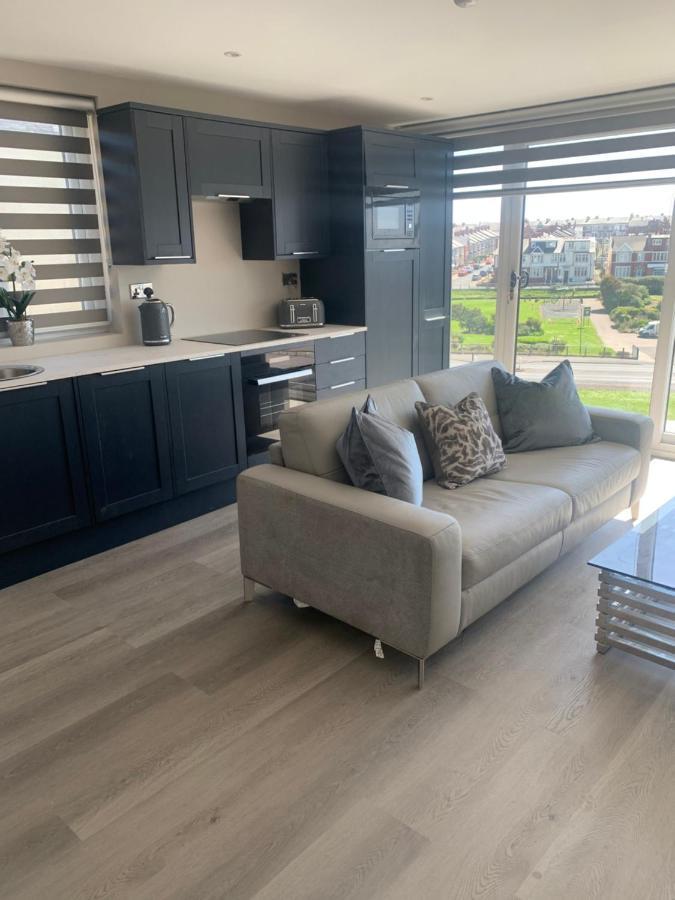 Willshaw Suites For Families Over 25 Only Blackpool Exterior photo