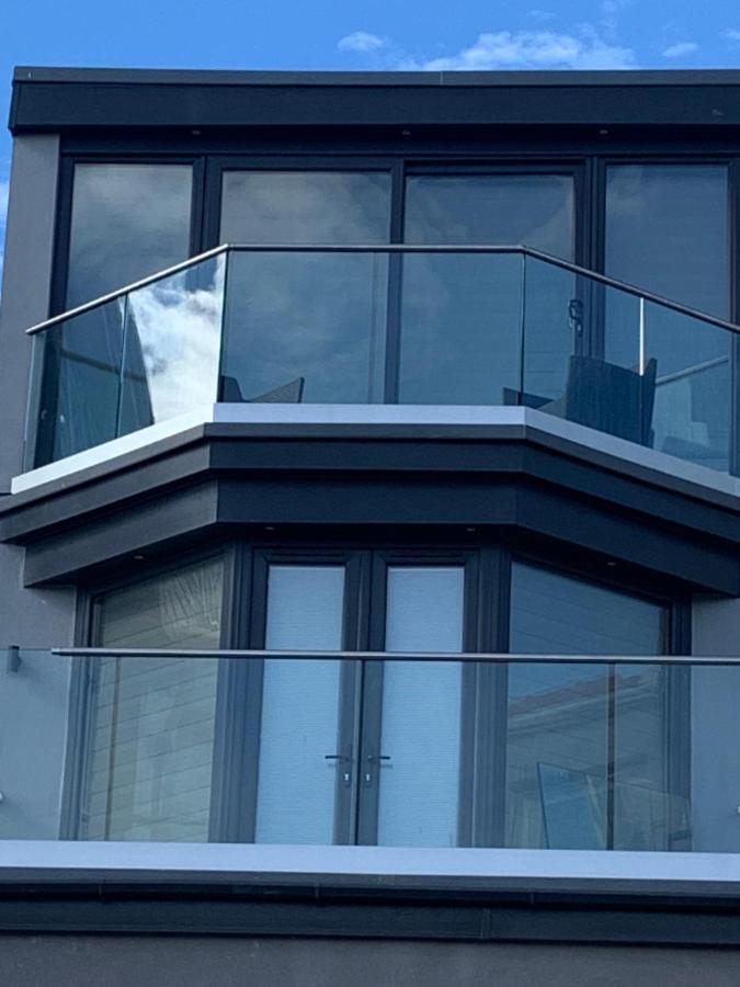 Willshaw Suites For Families Over 25 Only Blackpool Exterior photo