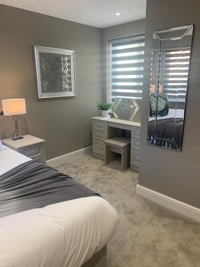 Willshaw Suites For Families Over 25 Only Blackpool Exterior photo