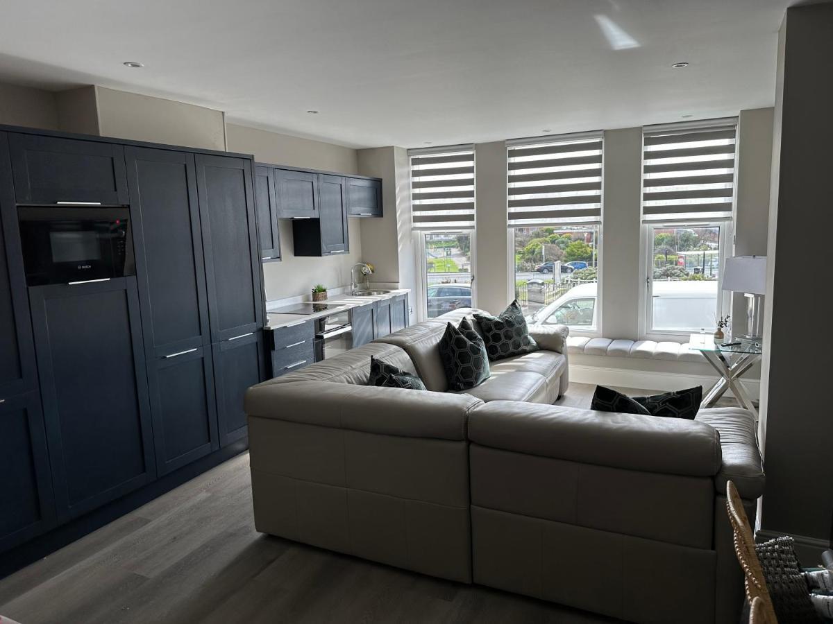 Willshaw Suites For Families Over 25 Only Blackpool Exterior photo