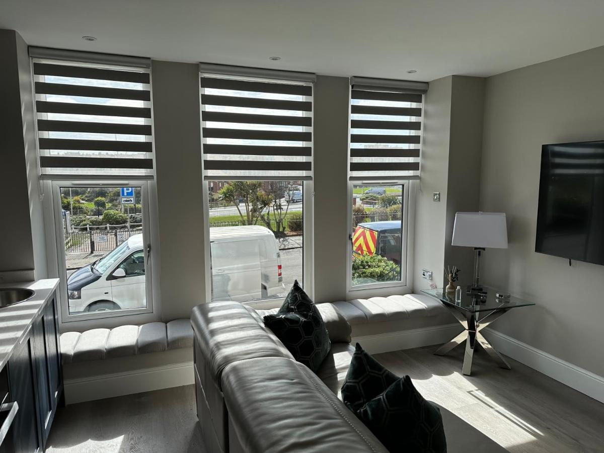 Willshaw Suites For Families Over 25 Only Blackpool Exterior photo