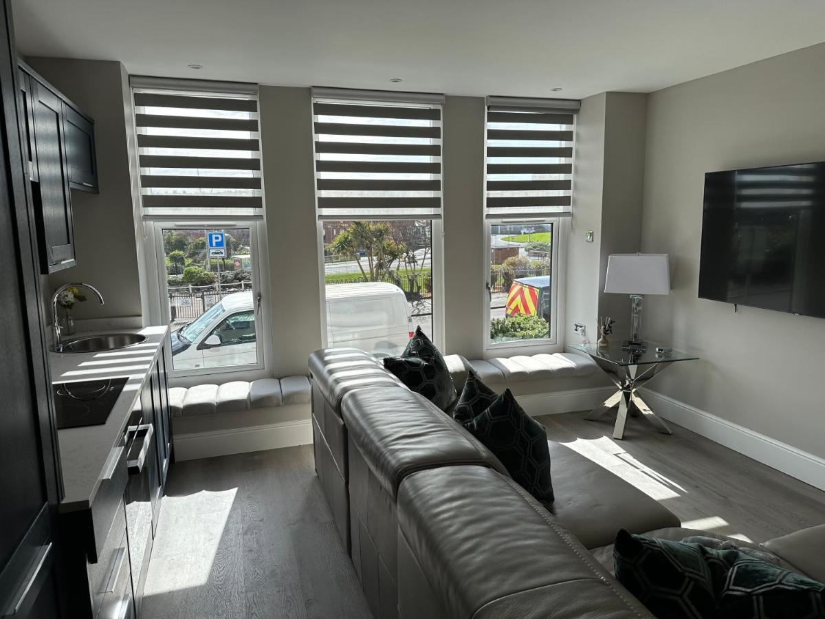 Willshaw Suites For Families Over 25 Only Blackpool Exterior photo