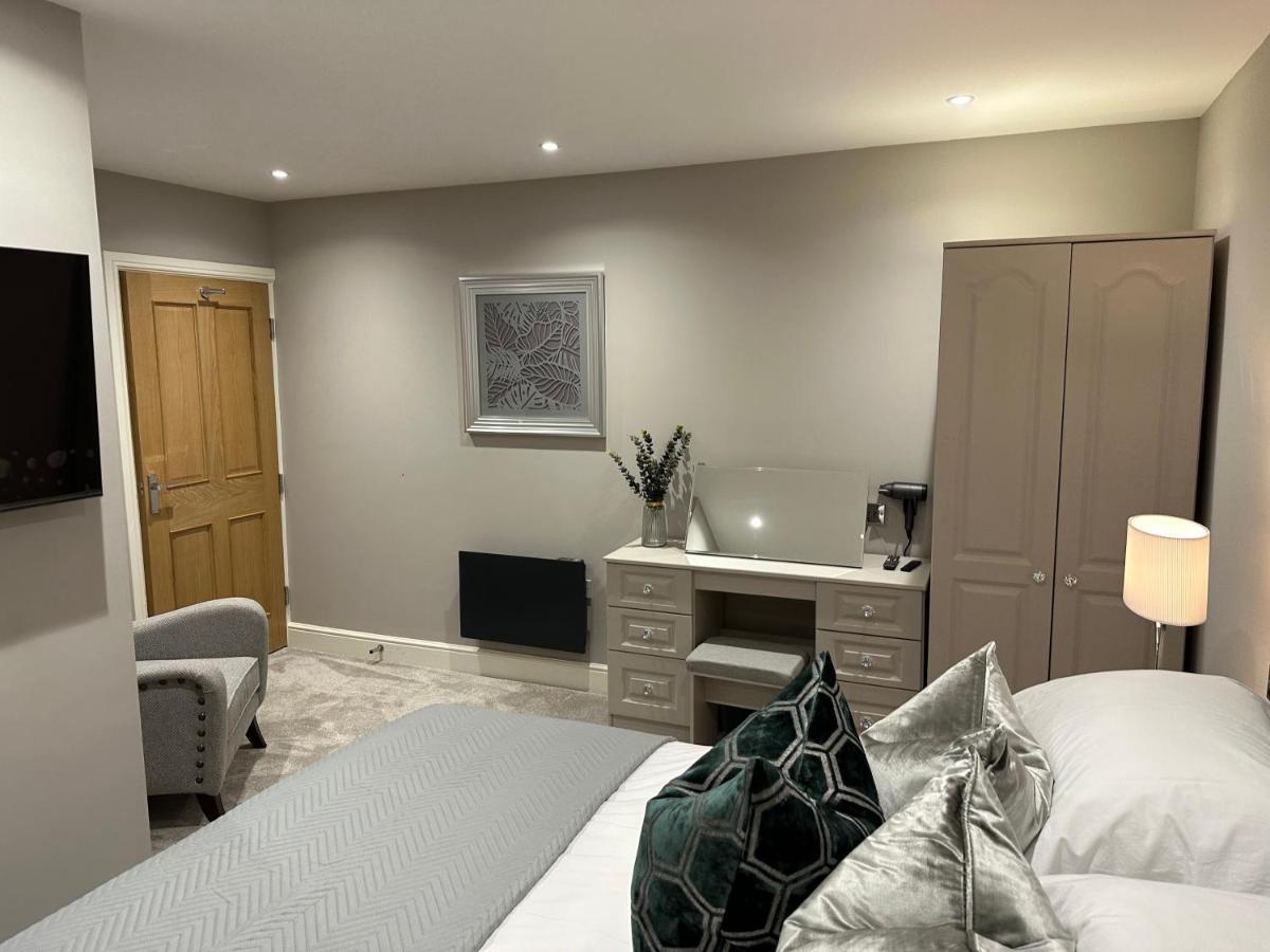 Willshaw Suites For Families Over 25 Only Blackpool Exterior photo