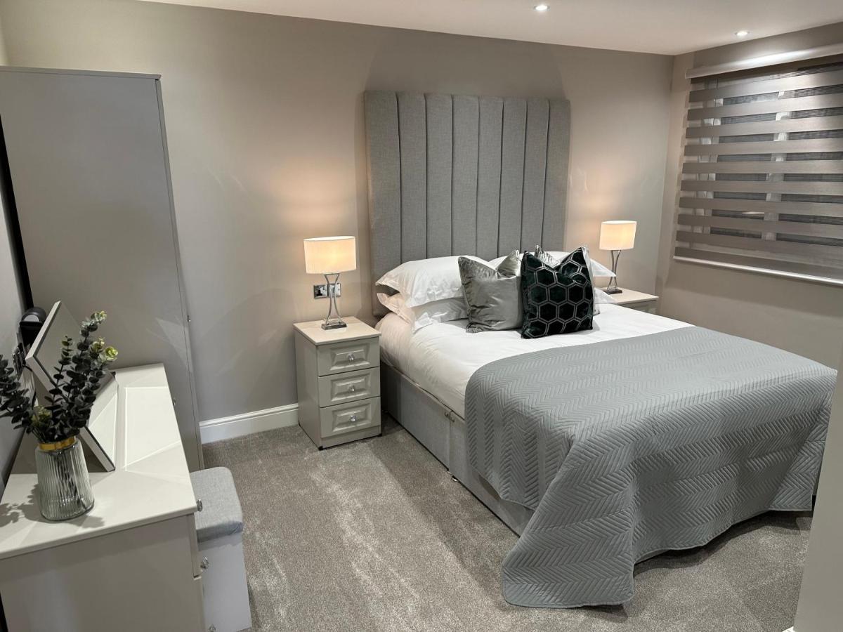 Willshaw Suites For Families Over 25 Only Blackpool Exterior photo